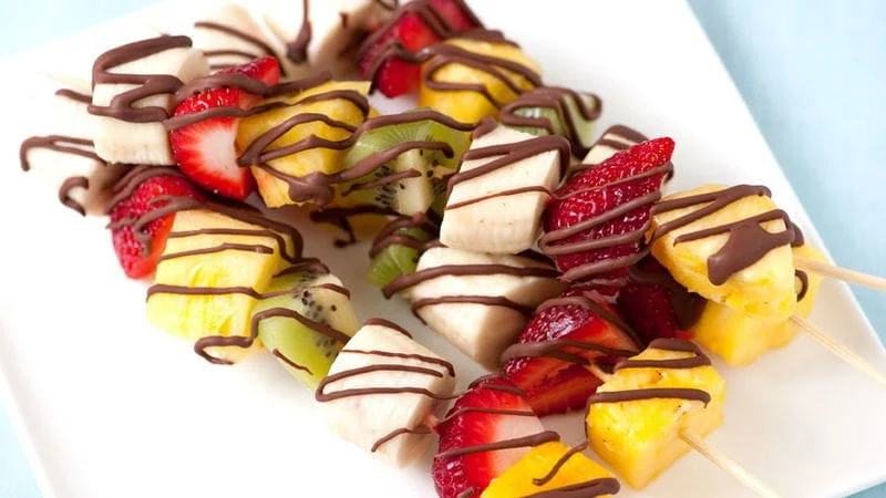 How to Make Chocolate-Covered Fruit Pops for Holidays: A Sweet & Fun Treat
