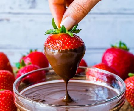 How to Make Easy Chocolate-Covered Strawberries