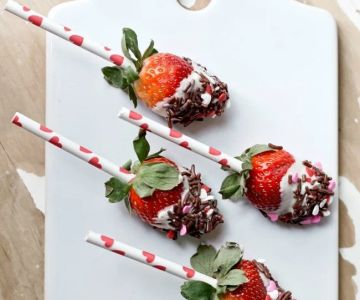 How to Make Chocolate-Covered Fruit Pops for Holidays