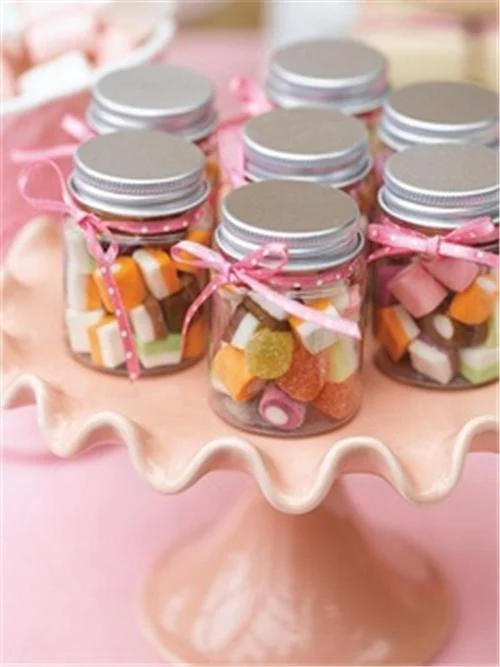 How to Make Candy Favors for Weddings and Parties