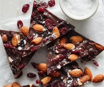 How to Make Easy Chocolate Bark with Nuts and Fruits