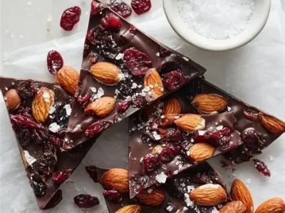 How to Make Easy Chocolate Bark with Nuts and Fruits