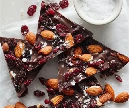 How to Make Easy Chocolate Bark with Nuts and Fruits
