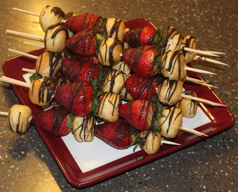 How to Make Chocolate-Covered Fruit Skewers for Parties