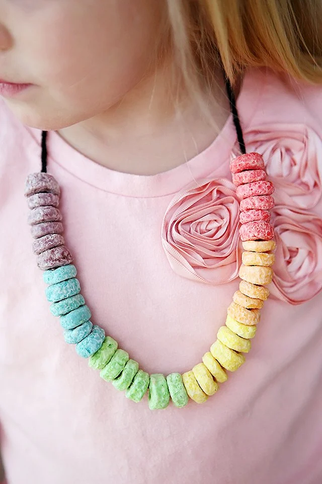 How to Make Colorful Candy Necklaces for Kids’ Parties