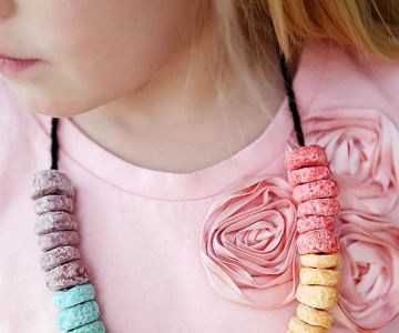 How to Make Colorful Candy Necklaces for Kids’ Parties