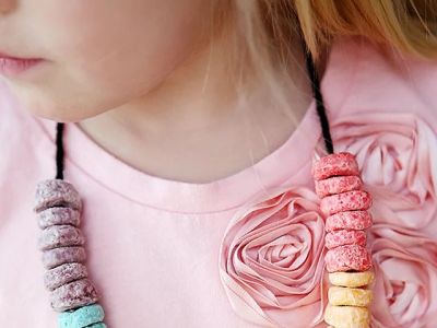 How to Make Colorful Candy Necklaces for Kids’ Parties