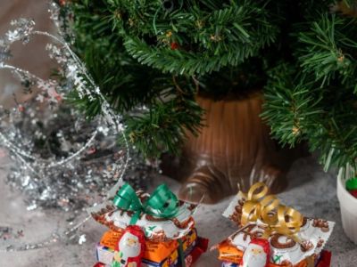 Candy-Themed Crafts for Christmas Gift Giving