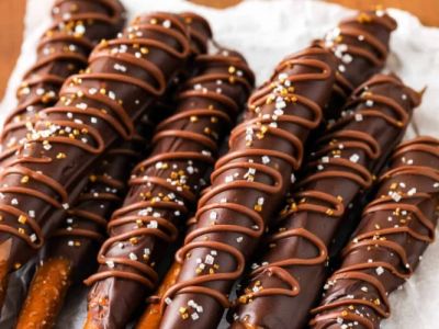 How to Make Easy Chocolate-Covered Pretzels for Fun and Delicious Treats